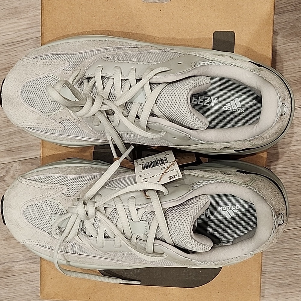 Adidas Yeezy Boost 700 Men's size 7